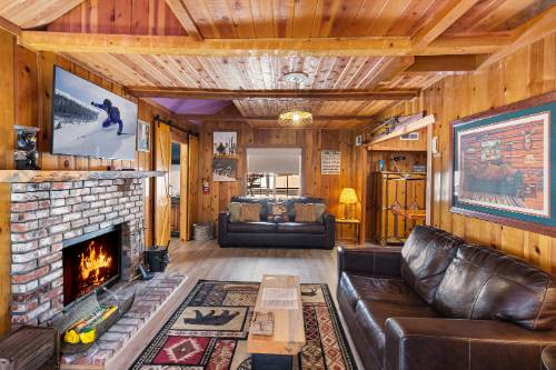 Big Bear Cabin - TheCuddlyBearCabin - 0002