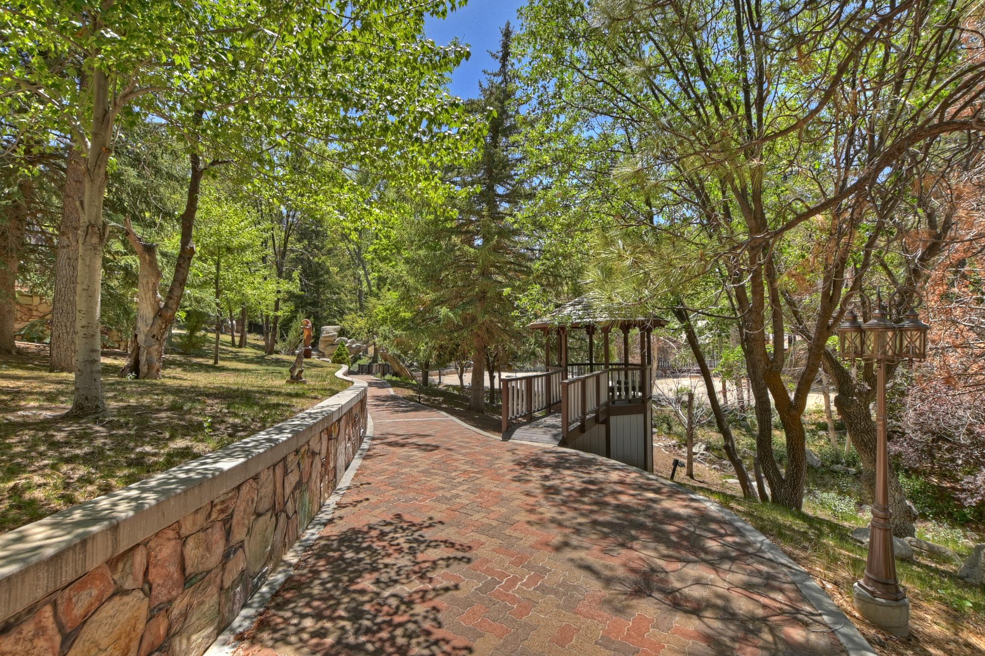 Big Bear Cabin - The Edgewood Mansion - 87