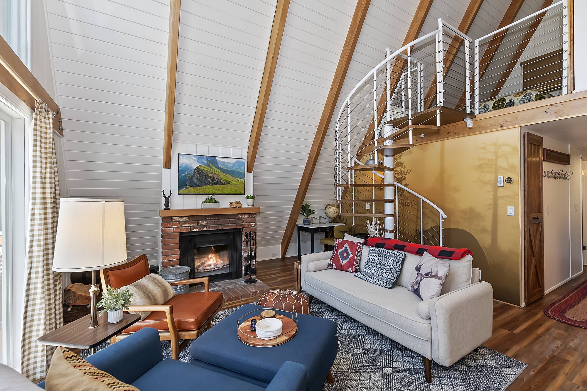 Big Bear Cabin - The Frame - 1