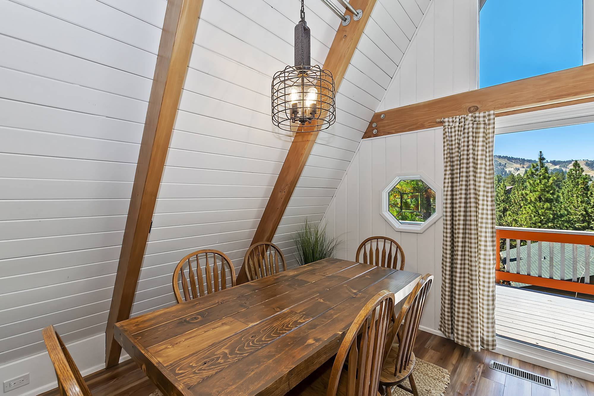 Big Bear Cabin - The Frame - 8