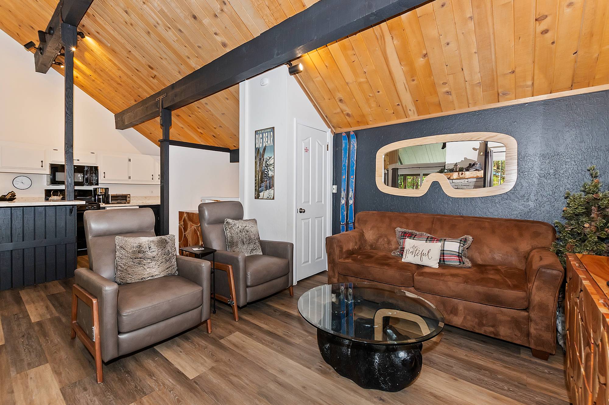 Big Bear Cabin - The Goggle Tan Condo - 7
