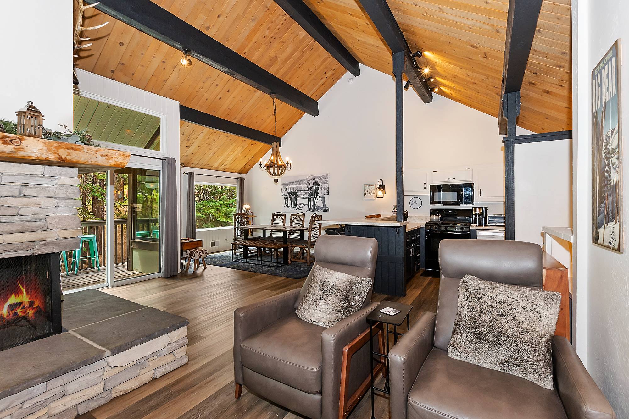 Big Bear Cabin - The Goggle Tan Condo - 9