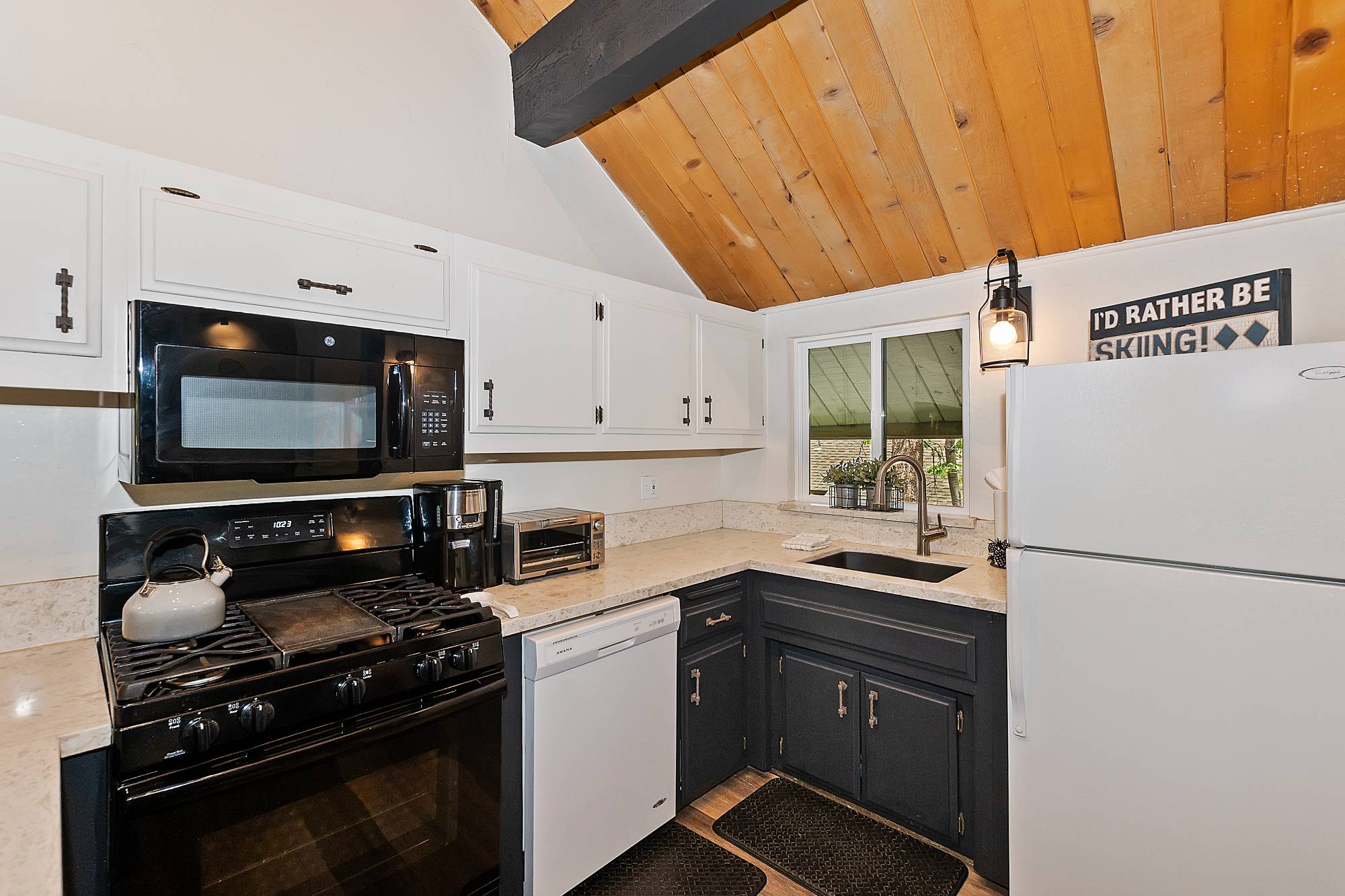 Big Bear Cabin - The Goggle Tan Condo - 17