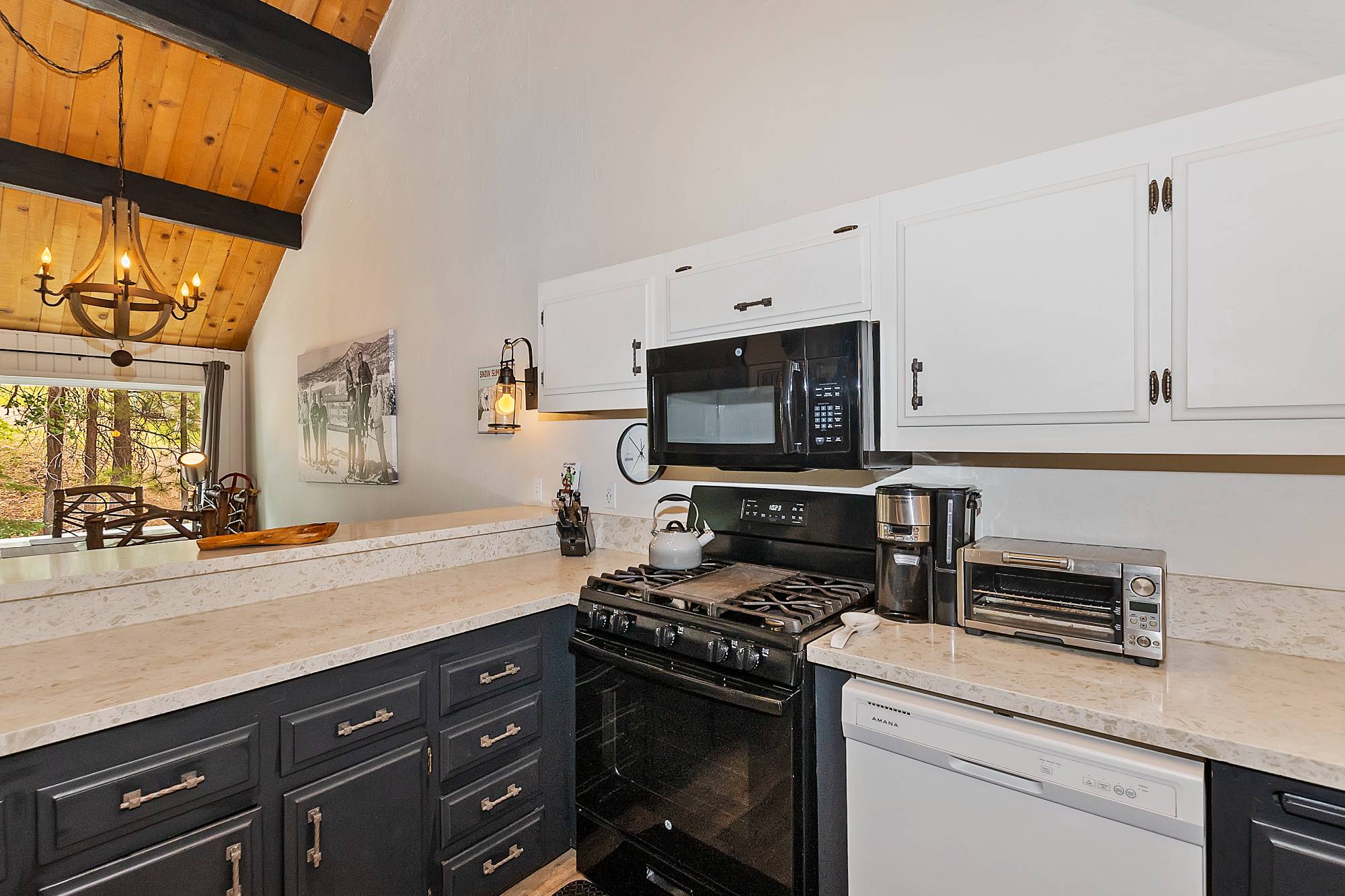 Big Bear Cabin - The Goggle Tan Condo - 19