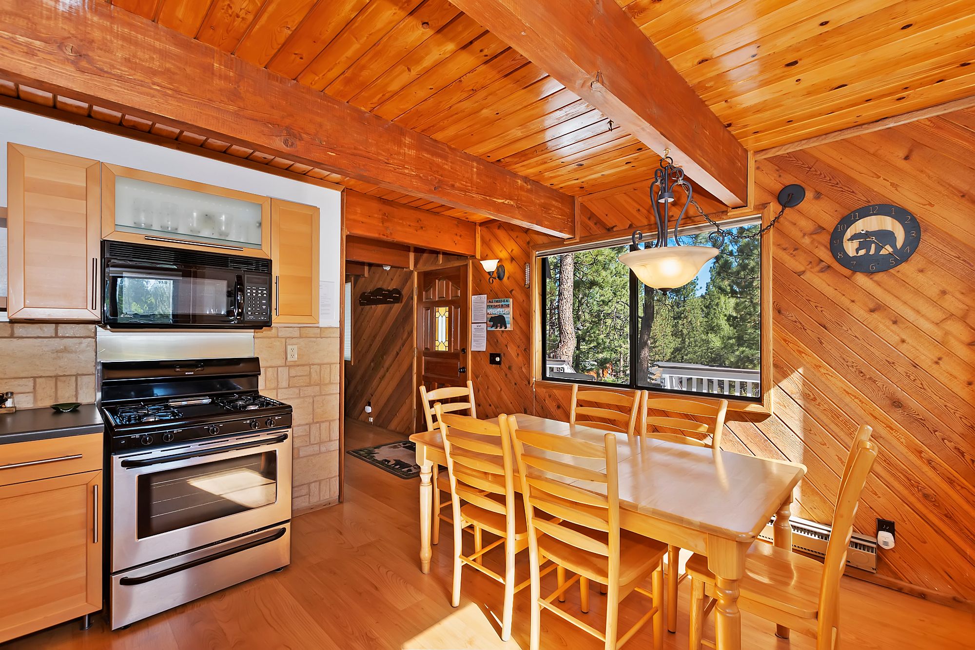 Big Bear Cabin The Mountain Treehouse 10 big-bear-cabin-the-mountain-treehouse-10