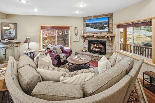 Big Bear Cabin - WolfDenEstate - 0002